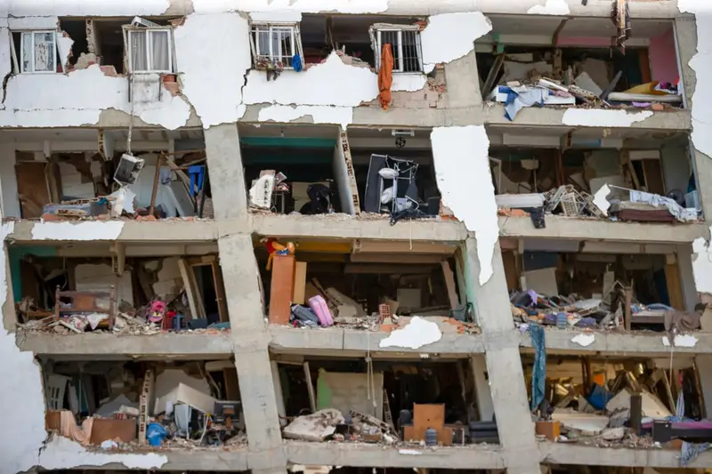 🚨 ¡ALERTA! Autoridades desmienten categóricamente la demolición de 39 edificios en La Guaira 🏚️❌