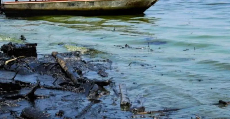 🌊 ¡ALERTA MÁXIMA! Repuntan derrames y fugas de gas en el Lago de Maracaibo y la emergencia ambiental no cesa 🔥