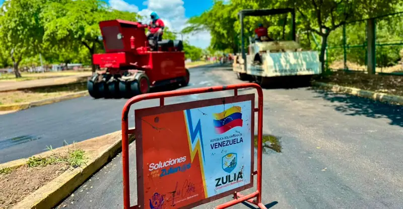 🚧✨ ¡ARRANCA EL ASFALTADO EN LUZ! Gobernación del Zulia renueva las calles cerca del Nido Universitario