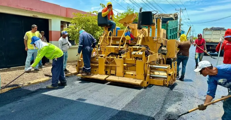 🚧 ¡ASFALTO FRESCO PARA EL SOLER! Gobernación del Zulia arranca con 5.500 toneladas en San Francisco 🇻🇪