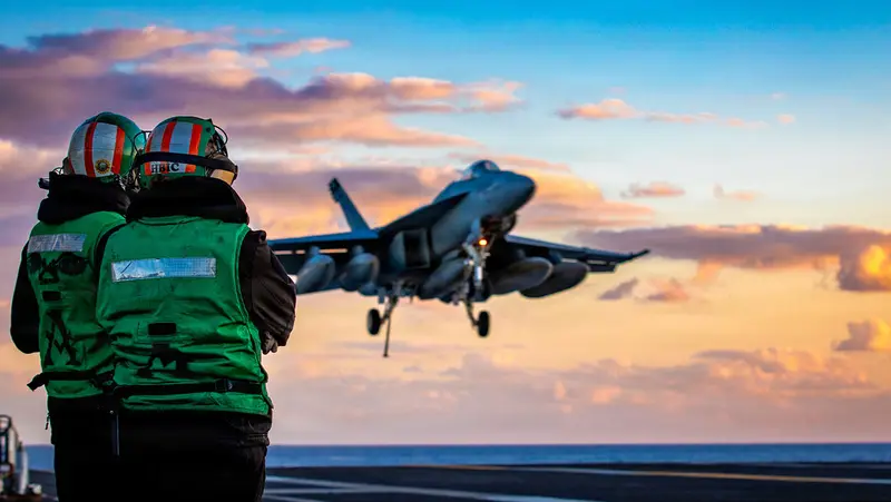 🇮🇷💥 Canciller de Irán responde a EE.UU. tras admitir daños en base naval de Baréin 🌊⚠️