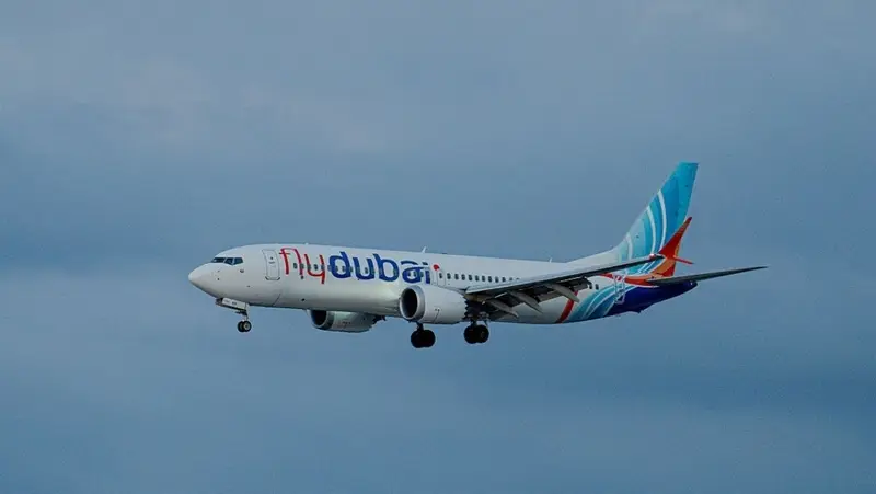 😱🛫 ¡Caos en los cielos! Pasajeros de Flydubai reducen a copiloto armado con hacha en vuelo a Tel Aviv