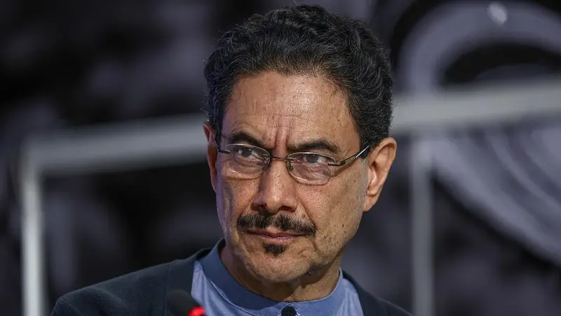 🍌📖 Cepeda evoca 'Cien años de soledad' y alerta por acuerdos de minerales críticos y energía nuclear con EE.UU. 🇨🇴🇺🇸