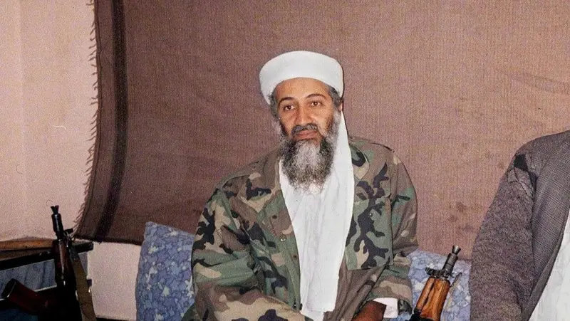 🔥💥 *Clinton destapa: CIA abandonó plan para eliminar a Bin Laden antes del 11-S por miedo a matar civiles* 💥🔥