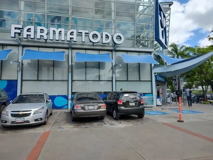 🚨¡De la cárcel a pagar! 💸 Abogado revela delitos graves contra agresores de trabajador de Farmatodo en Las Mercedes