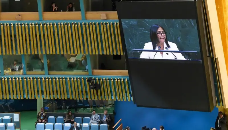 🇻🇪🎤 Delcy Rodríguez en la ONU: Promesas sin fechas y silencios elocuentes 🔍