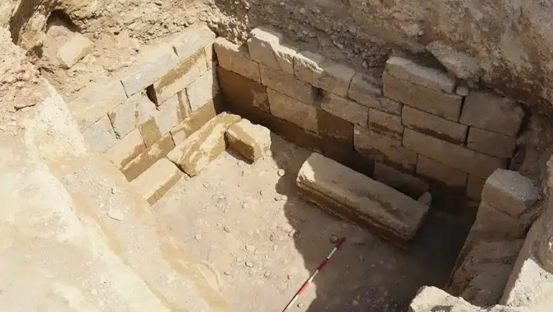 💎⚔️🏺 Descubren en Italia una tumba etrusca intacta con joyas, armas y tesoros de 2.600 años