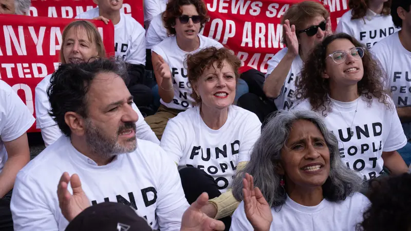 🎭✊ ¡Detienen a Susan Sarandon! Protesta masiva en NY exige justicia para Palestina y arresto de Netanyahu 🇵🇸🔥