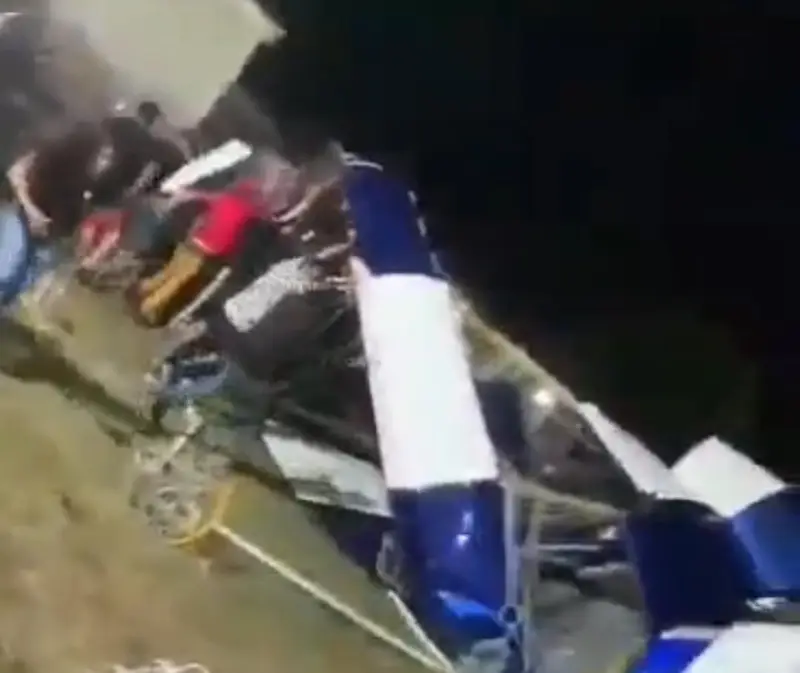 😱🎢 ¡Dramático colapso en parque de diversiones de Bolívar! Siete personas resultan heridas tras caída de atracción en plena función