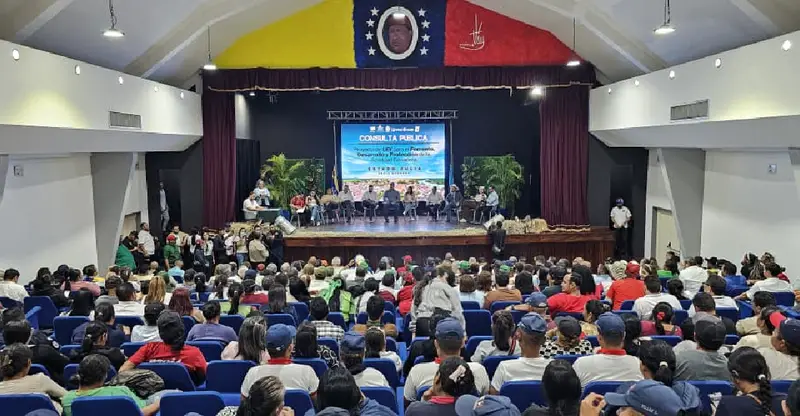 🐄✨ ¡EL SUR DEL LAGO HABLA! AN debate en Santa Bárbara del Zulia futuro de la ganadería con productores y alcaldes