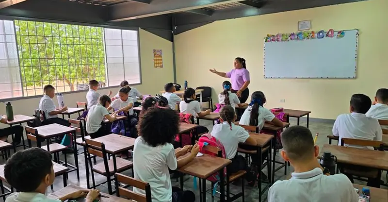 📚 ¡EL ZULIA SE VESTE DE AULAS! Más de 735 mil estudiantes retoman el camino del conocimiento en 3.232 escuelas 🏫💪
