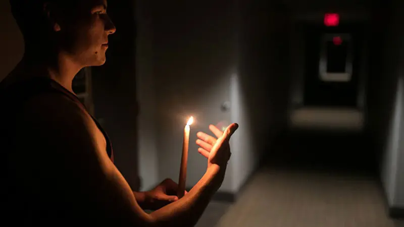 ⚠️⚡ ¡Epa, Maracaibo! Aumentar el petróleo sin reparar el sistema eléctrico hará que arrecien los apagones en Venezuela 🇻🇪🕯️