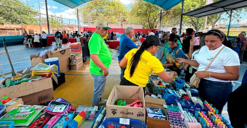 ¡Feria Escolar en Maracaibo! 📚✨ Gobernación del Zulia Ofrece Útiles a Precios Solidarios y Atención Médica Pediátrica 🏥