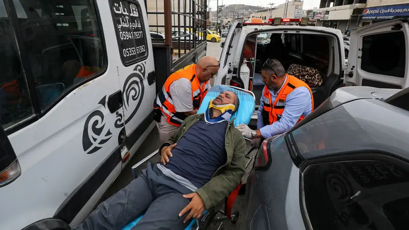 📸✋ Fotógrafo de AFP agredido por colonos israelíes en Cisjordania cerca de Aqraba