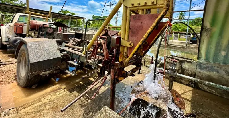 💧 ¡AGUA POTABLE PARA EL PUEBLO! Gobernador Luis Caldera entrega 7 equipos y garantiza 110 litros por segundo en 5 parroquias de Baralt 💪