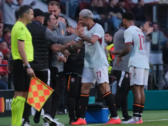 ¡Histórico! 🇻🇪⚽ Gleiker Mendoza marca su primer gol en la Champions League
