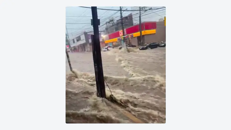 🌪️💥 ¡Huracán Simón azota México! Inundaciones, caos y alerta máxima en Acapulco, Puerto Vallarta y más 🌊⚠️