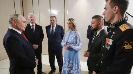 Lavrov: "Las metástasis del nazismo se están extendiendo por toda Europa"