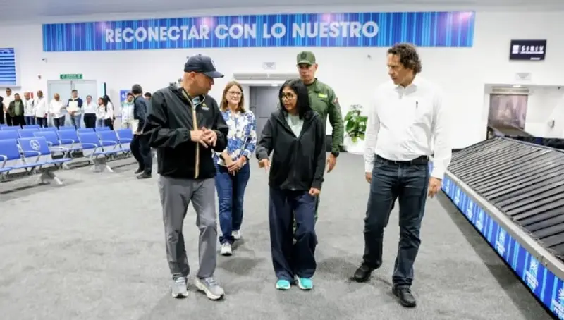 🌟 ¡Maiquetía estrena carpa para agilizar desembarques nacionales! 🛬✨