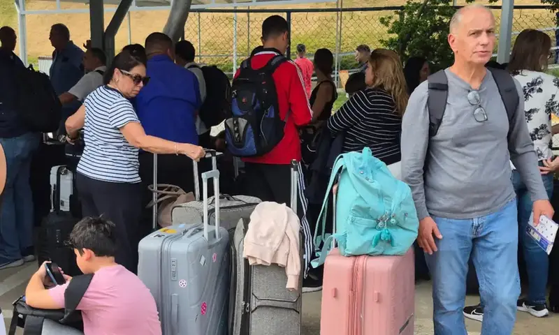✈️ ¡Maiquetía vuelve a surcar los cielos! Terminales temporales reactivan los vuelos internacionales 🛫🇻🇪