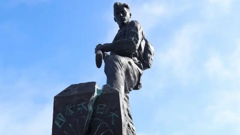 🗿🇷🇺 Medinski a Japón: “No le digan a los vencedores de la Segunda Guerra Mundial qué monumentos levantar” 🇯🇵⚔️