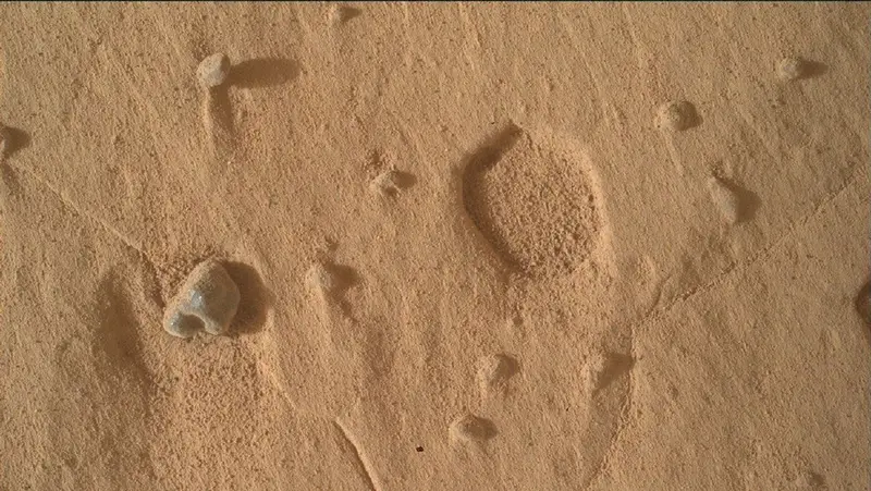 🚀🔴 Misterio marciano: el róver Curiosity de la NASA encuentra un insólito rompecabezas en Marte 🪨🤖