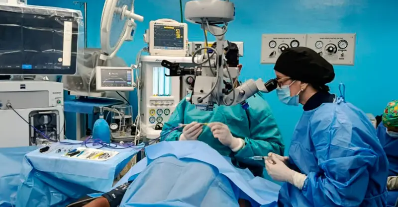 👁️✨ ¡Nueva esperanza visual! Más de 4.200 zulianos recuperan la vista tras cirugías en el Sahum