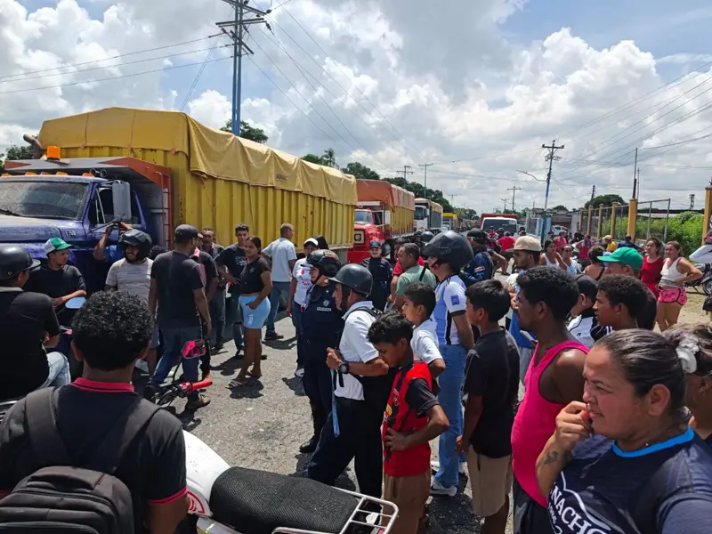 🚛⚡ Payara en pie: más de 24 horas de protesta por apagones paralizan 40 camiones en Portuguesa