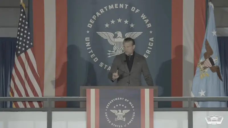 🎭 🇻🇪 Pete Hegseth imita a Donald Trump al recordar cómo le ofreció trabajo 🎤