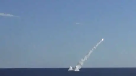 🌊💥 **Rusia demuestra precisión en el Pacífico: submarinos disparan misiles desde el mar con impactos a miles de kilómetros**
