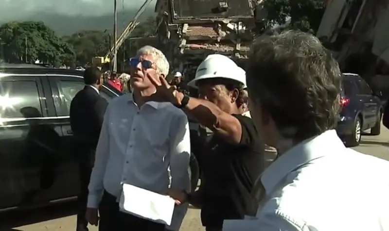🇻🇪🕊️ Secretario de Energía de EE. UU. camina entre los escombros en La Guaira tras el terremoto 🌍🤝