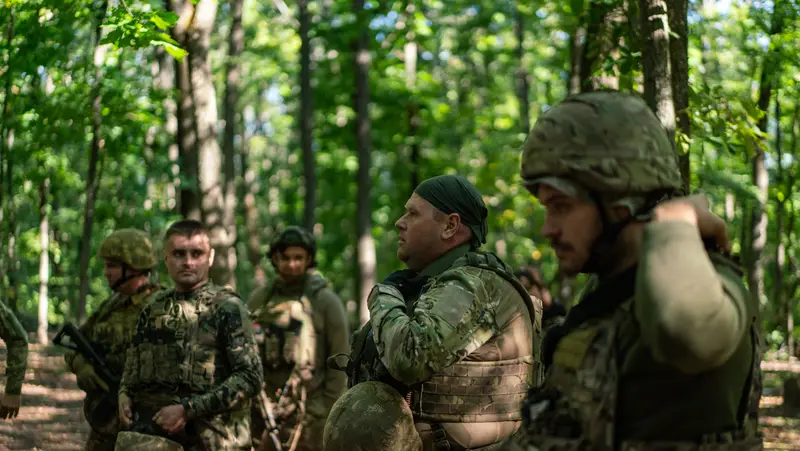 🇺🇦⚔️ "Solo nos alcanza para resistir": La cruda realidad de un comandante ucraniano en el frente