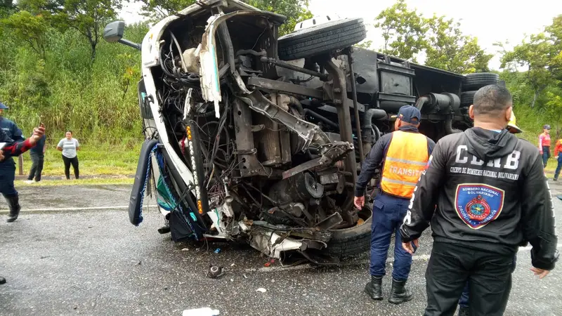 🚨 Tragedia en la José Antonio Páez: Encava vuelca y deja 3 muertos y 15 heridos 🚑