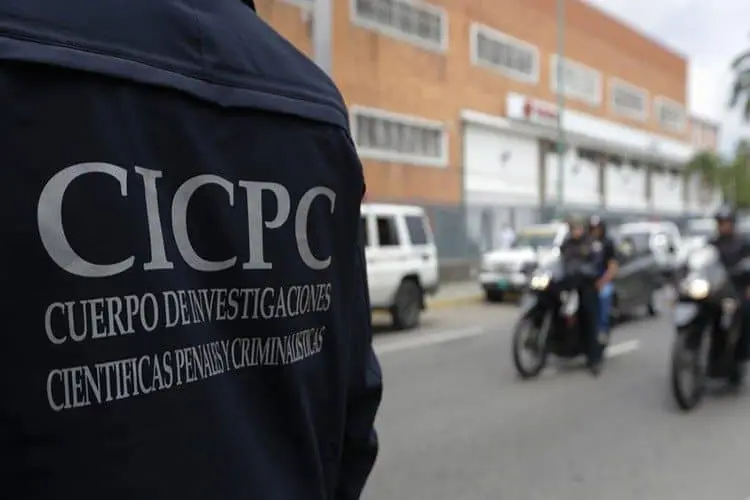 🚨 Tragedia en Los Teques: Exfuncionario policial termina con la vida de un mecánico en pleito vial 💔