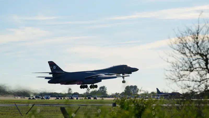 🇺🇸💥 Trump revela motivos de la retirada de bombarderos de EE.UU. en Reino Unido 💥🇬🇧