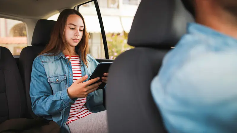 🚗👀 Uber lanza función en vivo para que padres vigilen los viajes de sus hijos adolescentes