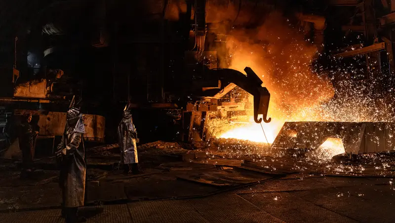 🔥💥 Ucrania paraliza su producción de acero por primera vez en 100 años: ¡Todas sus fábricas, destruidas! 🏭💔