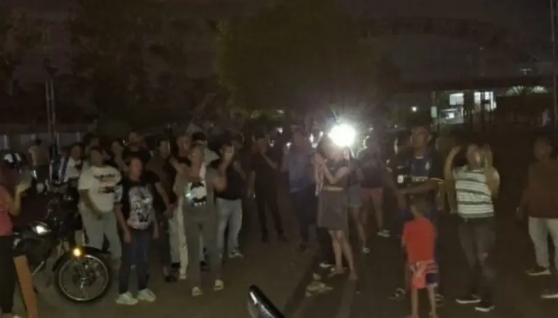 🌙⚡ ¡Zulia y Venezuela en penumbras! Protestas nocturnas contra los apagones de 12 horas al día