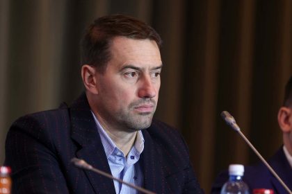 Se pronuncia el millonario que le robó a un niño una gorra firmada por un famoso tenista