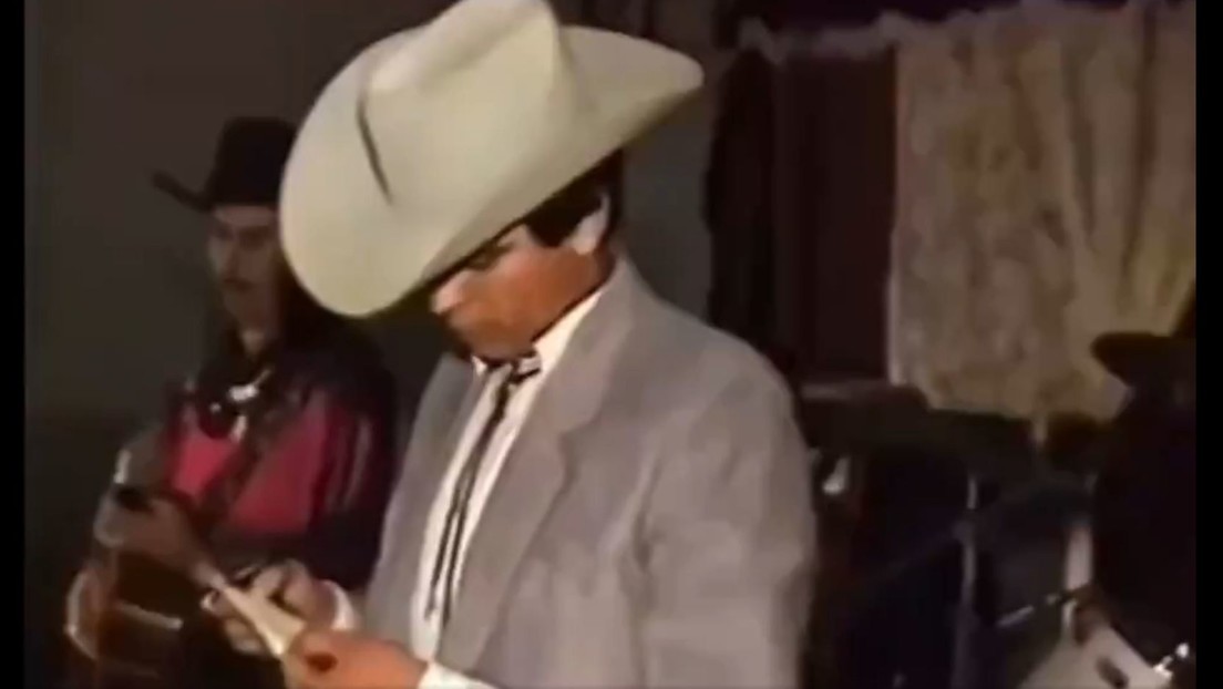 Asesinato brutal y una 'nota de muerte' en pleno concierto: el misterio inconcluso del 'Rey del Corrido'