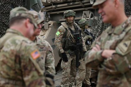 El Pentágono dejará de financiar el apoyo militar a los países europeos ceranos a Rusia