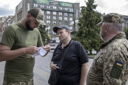 Revelan las 'tarifas' de sobornos en el Ejército ucraniano