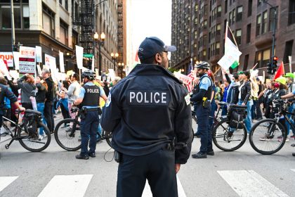 "Podemos detener esta locura": Gobierno de Trump despliega operativo migratorio en Chicago