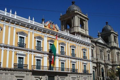 La deuda de Bolivia con los "gringos" eleva la tensión entre los candidatos presidenciales