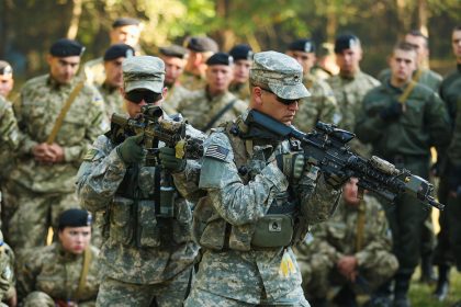 Zelenski afirma que los militares que regresan del extranjero requieren reentrenamiento