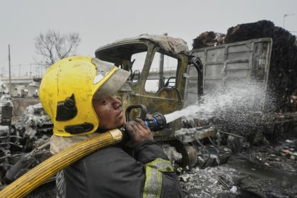 FOTOS: Las devastadoras escenas que dejó la explosión del camión cisterna con gas en México