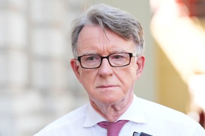 Reino Unido despide a su embajador en EE.UU. tras las revelaciones sobre sus lazos con Epstein