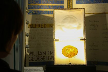 De años a meses: Premio Nobel de Química predice el futuro de la industria farmacéutica