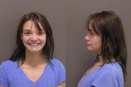 Ataca con un hacha a su novio dormido y posa sonriente en la ficha policial