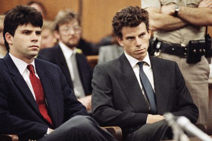 Tribunal da un revés a los hermanos Menéndez